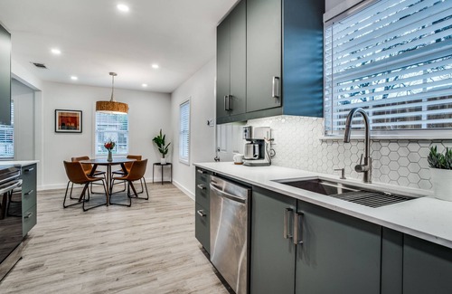 Oak Cliff House | No Check-out Chores: Recently Renovated 2Bd Unit in Bishop Arts!