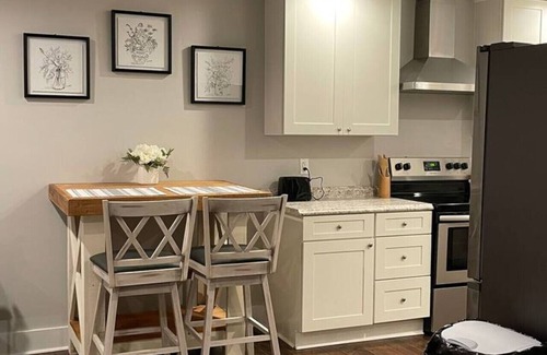 Kingston House | NO CHORE Checkout pets OK mins to I-40 comfy KING