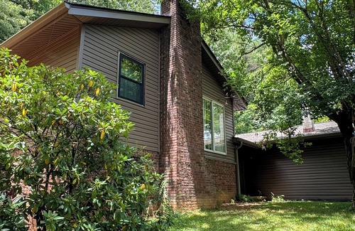 Canton House | No Cleaning Fee! 3 Bedroom Home in The Mountain -Wifi-Pet Friendly-Easy Access!
