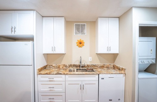 Lawrenceville Apartment | No Cleaning Fee-Apartment for Rent-Travel Nurse/Medical Staff welcome