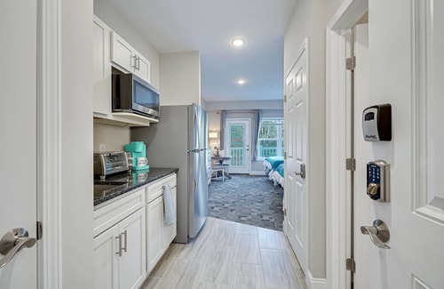 Southport Condo | No Cleaning Fee! Brand New Double Queen Studio Condo w/Waterfront Pool + Beach