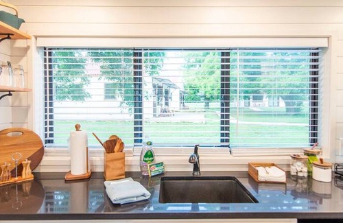 Waco House | No Cleaning Fee Cozy Container Home The Brazos