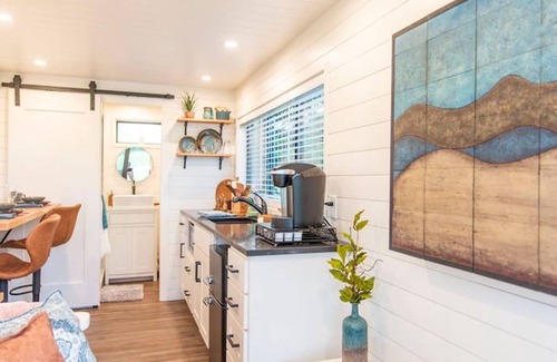 Waco House | No Cleaning Fee Cozy Container Home The Brazos