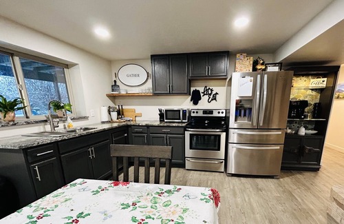 North Ogden Apartment | No Cleaning Fee Mountainside Luxury 3 bd sleeps 8
