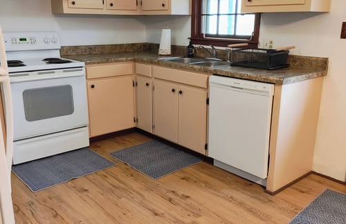 Corinth House | No cleaning or hidden fees. Close to Shiloh, Pickwick and wedding venues.