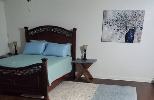 Victoria Apartment | NO CONTACT Mother-in-Law
