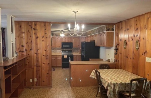 Junction House | No Frills Camp House