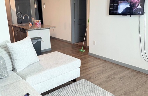 Cedar Hill Apartment | No-Judgment Zone - Relaxing Vibes & Prime Location