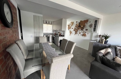 Mossel Bay Apartment | No Loadshedding Luxury apartment with AC in Mossel Bay