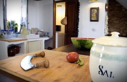 Almassera House | No need for a car! A stylish Rustic Escape in a distinct rural location!