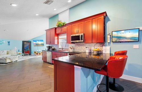 Palm Beach Gardens House | No need to leave this home because we have it all at the Turtle Shack