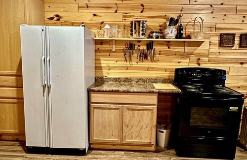 Algoma District House | No neighbors, 2 km Lake Superior and river shoreline, 1,800 sq ft house