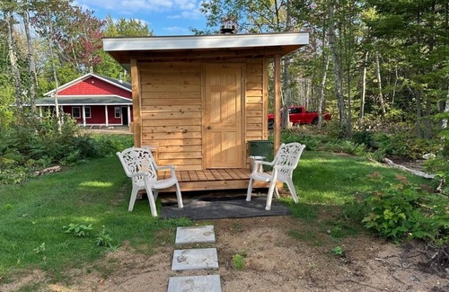 Algoma District House | No neighbors, 2 km Lake Superior and river shoreline, 1,800 sq ft house