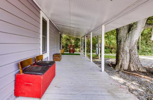 Langston House | No Pet Fee! Family Cabin 2 Mi to Lake Guntersville