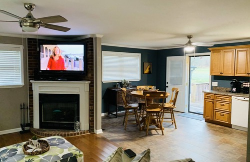 Goodlettsville House | No Place Like Holmes-renovated country, quiet charmer