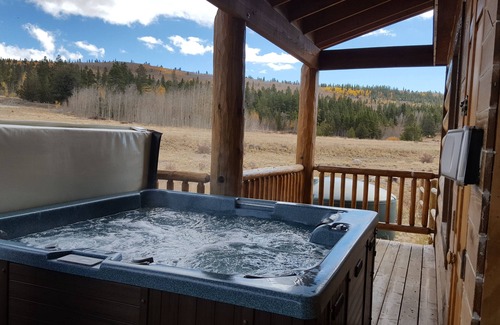 Alma House | No rental restrictions Hot Tub Retreat minutes to Breckenridge.