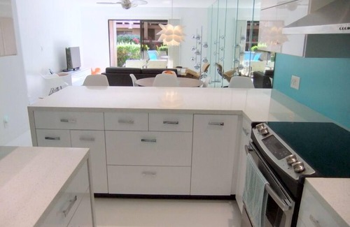 Baristo Condo | No Stairs! 2BR/2BA Reno Designer Furnished Washer/Dryer, Walk DNT, Wi-Fi, Phone