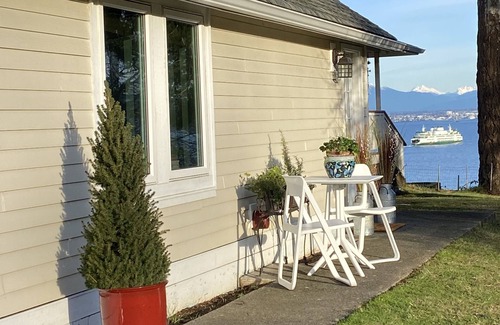 Clinton Cottage | No Steps or Stairs!