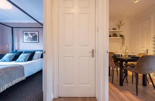 Atlantic Wharf Apartment | No17 Llansannor Drive