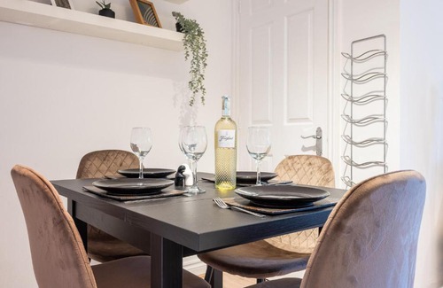 Atlantic Wharf Apartment | No17 Llansannor Drive