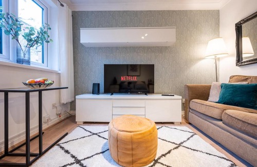 Atlantic Wharf Apartment | No17 Llansannor Drive