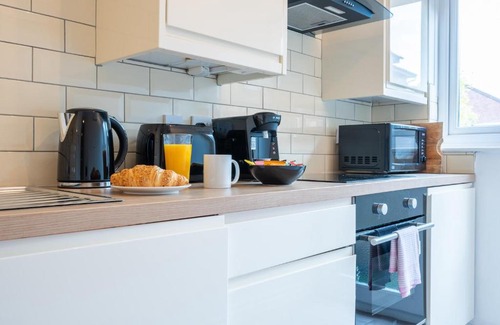 Atlantic Wharf Apartment | No17 Llansannor Drive