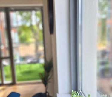 Leabridge Apartment | No8 Luxury Stays 4min walk City links Park Canal