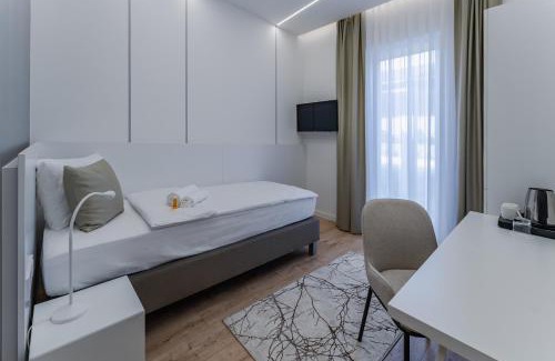 Vecses Hotel | Noa Panzio