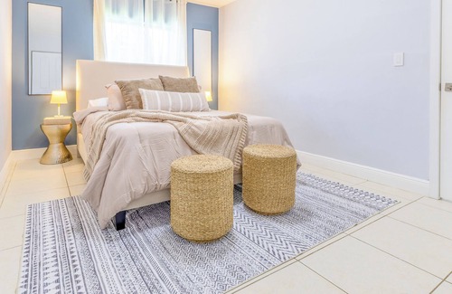 Tamiami House | Noah Luxury House /4BDR/Close to Brickell & Beach