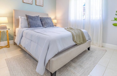 Tamiami House | Noah Luxury House /4BDR/Close to Brickell & Beach