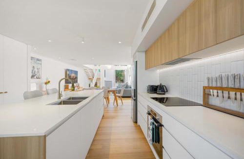 Port Macquarie Villa | Noahs Beach House - at Flynns