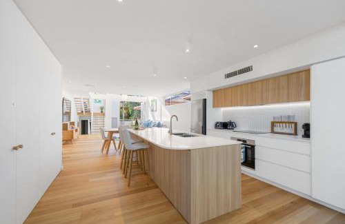 Port Macquarie Villa | Noahs Beach House - at Flynns