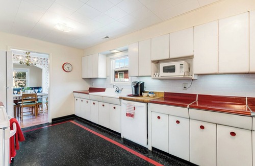 Prineville House | Noble - Charming 1930s 3-bedroom house with WiFi and AC in Prineville