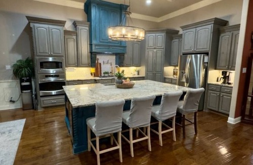 Crawford Villa | Noble Prairie: Lux Estate, Pool, Spa, Garden, Venue, Chef's Kitchen, Fireplace!