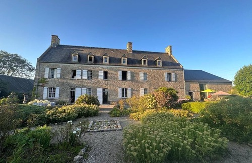 Picauville House | Nobleman’s Manor House in rural Normandy. Sleeps 14