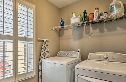 Noblesville House | Noblesville Family Home w/ Grill, Pool Access