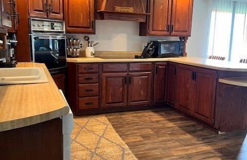 Escanaba Cottage | Noc's Landing: Autumn Bliss at Noc's Landing – Fall Colors & Cozy Vibes