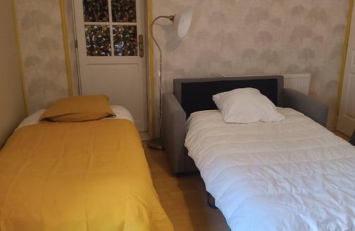 Journiac Bed & Breakfast | Noha e Majofa, suite convertible into family room in Périgord