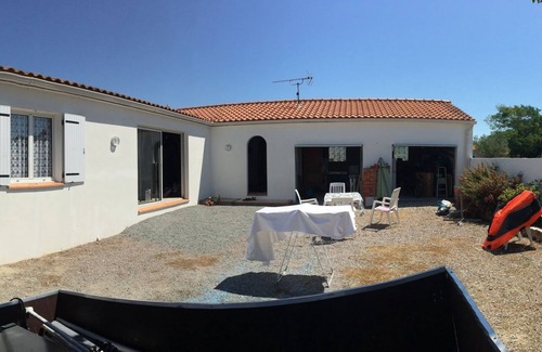 Barbatre House | Noirmoutier : Location DE Vacances Pour 8 Personnes À Barbâtre