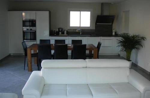 Soulac-sur-Mer Villa | Nokanhui