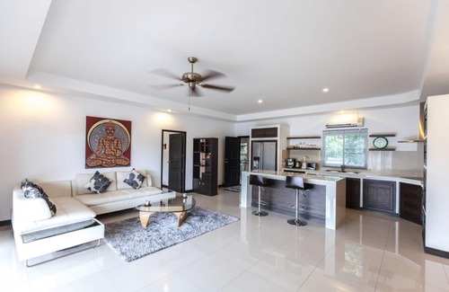 Rawai Villa | Noksawan - Pleasant 3BR Pool Villa Rawai