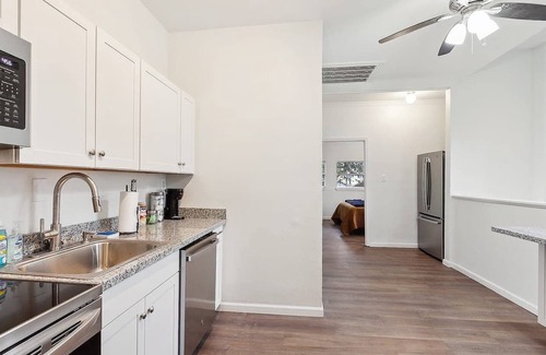 Tulane - Gravier House | NOLA Chic 5BR Retreat w/Hot Tub in the City