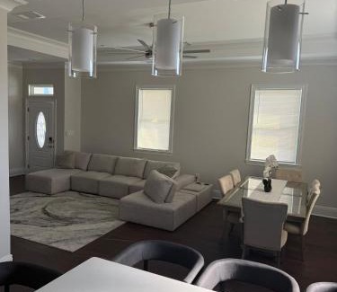 Arabi House | Nola comfortable