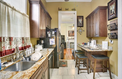 South 7th Ward House | NOLA Home w/Front Porch ~ 1 Mi to French Quarter!