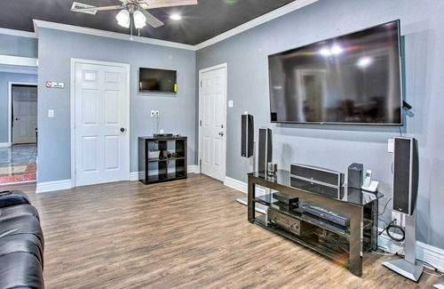 Gentilly House | NOLA Home w/ Porch & Grill: 4 Mi to French Quarter