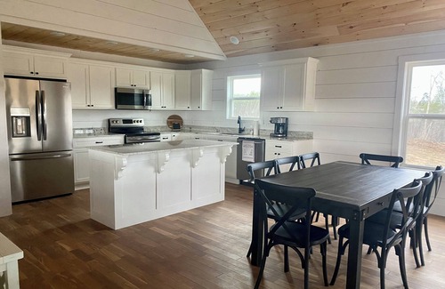 Lindseyville House | Nolin Lake Retreat with Gorgeous Lake View