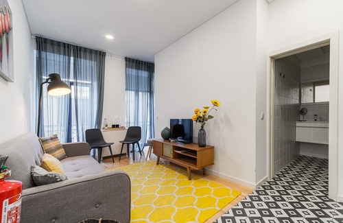 Bonfim Apartment | Nomad's Netto & Subway Balcony Street