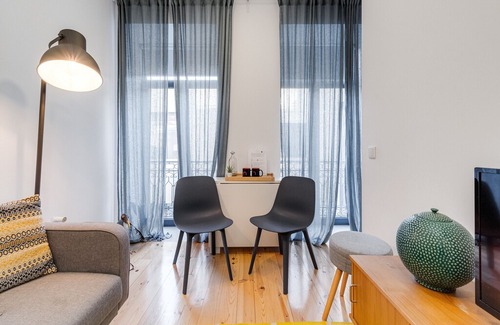 Bonfim Apartment | Nomad's Netto & Subway Balcony Street