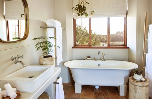 Cape Winelands Apartment | Nomad Studio - La Bella Vita Studios