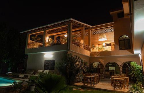 Lome House | Nomads
